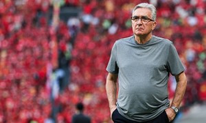 71岁前国足主帅伊万正式宣布退休